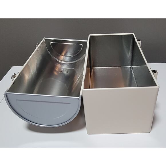 Bullseye Playground “HAPPY Camper” Lunch Box - Picture 4 of 6